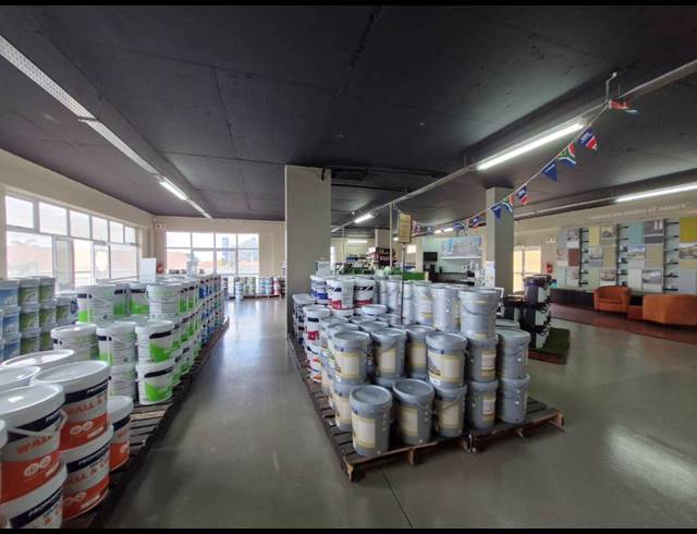 660M² RETAIL TO LET IN CAPE GATE